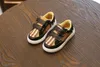 Moda w kratę Baby Boys Girls Shoes First Walker Miękka podeszwa Oddychające dziewczęce buty dla chłopców Niemowlęce buty Prewalker