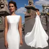 Satin Syrenka Suknie Ślubne 2018 Bateau Boat Neck Bez Rękawów Dopasowana Długa Płaszcza z odpinanym pociągu Bow V Powrót Plus Size Bride Suknie