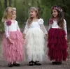 小さな女の子のための長い白いドレス