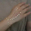Engajamento do casamento CZ estação declaração de diamante pulseira de mão de prata banhado a ouro escravo pulseira com anel mulheres elegância jóias