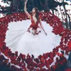 Fascynujący 3D Rose Flower Prom Dresses Deep V-Neck Koronki Aplikacja Bez Rękawów Białe Koronki Suknie Wieczorowe Wspaniałe Handmade Flowers Party Dres
