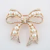 Joyas de moda Broche de oro de alta calidad Broche Austria Crystals Broche de flores de perlas Accesorios de boda2959326