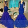 Royal Blue Mermaid Prom Klänningar Sheer V Neck Långärmade Aftonklänningar med Lace Appliques Tulle Sweep Train Formell Party Dress Vestidos