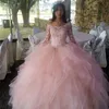 Prinzessin Rosa Ballkleid Quinceanera Kleider mit Ärmel aus der Schulter Rüschen Spitze Schlüsselloch zurück Vestidos 15 Jahre 2019 für Geburtstagsgeschenke