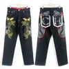 Hip Hop Street Dance Jeans Tide Man Plus Fertilizer Plus Size BOA Bordado Logo Flacks Jeans masculinos Definitivamente calças de dança