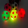 Novelty Lighting Elastic Vent Ball LED Luminescens Barn Kreativa leksaker Press Sounding Plush Fotbollsdesign Multi Color Toy