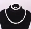 Hot Style Fashion Perlen-Wasserbohrer-Kugel-Halskette, Ohrringe, Ohrstecker-Set, drei modische Stücke von klassischer Eleganz
