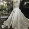 Drömmande brudporträtt Bröllopsklänningar Strapless Pärlor Ärmlös Lace Appliques A-Line Bridal Gown Custom Made Saudiariska Dubai Bröllopsklänningar