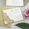 Gold Chantilly Lace Laser Cut Wrap Invitation Elegant Laser Cut Wedding Inbjudan med elfenbensskimmerinsats och elfenbenband BO3533953