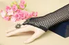 Style chaud Mains à la mode et de style rétro décorées avec une bague de bracelet en dentelle à breloques en maille noire intégration de la mode classique délicate elega