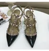 女性サンダルパンプス高級デザイナーヒールセクシーなドレスパーティーパテントレザーポインテッドトゥハイヒール夏 T-タイ靴プラスビッグサイズ