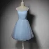 Bébé bleu encolure dégagée Tulle robes de demoiselle d'honneur courtes avec cristal 2019 robe de soirée au genou nouvelles robes de retour