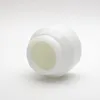 Barattolo a spalla inclinato in vetro bianco originale da 50 g con coperchio in alluminio argento + coperchio interno bianco. Barattolo crema, contenitore cosmetico F957