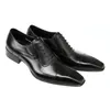 Primavera Outono Vestido de Moda Homens Italianos Sapatos de Couro Genuíno Dos Homens Sapatos de Vestido de Vendas de Casamento Esculpido Designer Masculino Sapatos Oxford Flats Homens