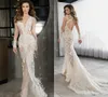 Robes De Mariée Sirène Dentelle Appliqued Col En V Profond Illusion Plume Balayage Train À Manches Longues Pays Robe De Mariée Plus La Taille Robes De Mariée