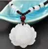 Atacado-mão esculpida Natural White Jade Lotus pingente Beads Decoração Woven NecklaceBeauty Girl Shop frete grátis
