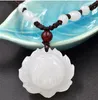 Groothandel-hand gesneden natuurlijke witte jade lotus hanger kralen decoratie geweven kettingbeauty girl shop gratis verzending