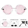 Lunettes de soleil rondes rétro Femme Designer Brand Lettres anglaises Frame métallique Circle Soleil Glêmes Fashion Femmes OCULOS6974044