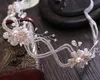 Abito da sposa con fascia in cristallo fatto a mano, accessori di fiori di diamanti, ornamenti da sposa