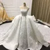 Fabulous Lace Ball Gown Bröllopsklänningar Sexiga Enkla Stropplösa Pärlor Ärmlös Bröllopsklänning Underbar Dubai Princess Bröllopsklänning