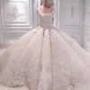 Dubai Crystal Pärlor Bröllopsklänningar Sexiga Underbara Kronblad Applique Lace Ball Gown Bröllopsklänning Luxury Arabia Princess Fluffy Bröllopsklänning