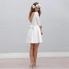 Tanie nieformalne krótkie suknie ślubne z 3 4 rękawem proste tanie mini przyjęcie białe suknie ślubne seksowne otwarte przyjęcie weselne D287C