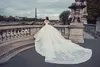 2020 Off Shoulder Wedding Dress Full Lace Vestidos de Novia Ball Gown Bröllopsklänningar Sexiga Backless Bridal Gowns med Long Train