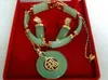 Klassisk lyxig tjej Lady Jewelery Set Noblest Green Jade 18K Gold Filled Link Pendant Armband örhängen Halsbandsmycken Set2983773