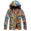 uomini di abbigliamento da snowboard