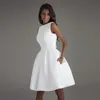 ساتان أبيض مصغرة عارية الذراعين ، فستان زفاف قصير مع جيوب جديدة بسيطة ، ثوب الزفاف ، مخصص ، مخصص للحزب HOMEC3378388