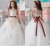 Aplikacja Bez Rękawów Jewel Floorgth Llength Sash Cute Flower Girl Dresses 2018 Lovely Little Girl Pagews Sukienki