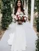 2018 En linje Bohemian bröllopsklänningar Land V Neck Full Lace Appliques Pärlor Illusion Sheer Long Sleeves Backless Court Tåg Brudklänningar