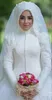 Кружева Мусульманские Свадебные Платья 2019 Высокая Шея С Длинными Рукавами Линии Свадебные Платья Тюль Развертки Поезд Кружева Аппликации Свадебные Платья