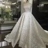 Drömmande brudporträtt Bröllopsklänningar Strapless Pärlor Ärmlös Lace Appliques A-Line Bridal Gown Custom Made Saudiariska Dubai Bröllopsklänningar