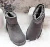 1978-2020 Venda Quente Design Clássico Mini Mulheres Botas de Neve Botas Manter Botas Quentes Sheepskin Cowskin US3-12 EUR 35-43 TRASSFUSSE LIVRE