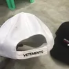 Vetements Women Mężczyźni 1: 1 Wysokiej jakości niebieski biały czarny haft flaga flaga flaga mody Casual Vetements Cap D18110601