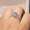 ファッションジュエリーの高級永遠の永遠の2ct Topaz CZ 10ktゴールド充填GFシミュレートされたダイヤモンド結婚式の婚約バンドリングSZ 5-11