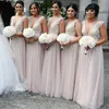 Blush Różowy Druhna Dresses Vintage Lace Illusion Deep V Neck Backless Wedding Guest Dress Tulle Tanie Druhna Dress
