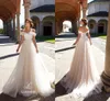 Charmig Lussano Beach Bohemian Bröllopsklänningar Av Skulder Tulle Lace Up Boho Bridal Gowns Tulle Sweep Train Bröllopsklänning Anpassning