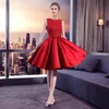красное элегантное коктейльное платье