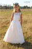 エレガントな花の女の子のドレスレースアップリケノースリーブの最初の聖体拝領のドレス子供フォーマルウェア子供のページェントのドレス
