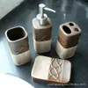 Ensemble de salle de bain en céramique de quatre pièces de ton doux européen articles de toilette porte-brosse à dents accessoires de salle de bain commodités