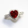Röd Ruby Heart Shape Ädelsten Sterling 925 Silver Bröllop Ringar För Kvinnor Bröllop Fina Smycken Engagemang Bague Tillbehör S18101001