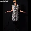 Plus Size Male Black White Stripes Long Vest Stage Costume Bar Nattklubb Punk Singer Coat Star Concert Rock Hip-Hop Performance Kläder