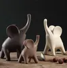 Minimalistische keramische olifant standbeeld familie home decor ambachten kamer decoratie keramisch handwerk porselein dier beeldje
