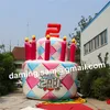 Torta di compleanno gonfiabile gigante alta 5 m con ventilatore per la torta di palloncini gonfiabili del parco di compleanno o la decorazione pubblicitaria