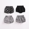 10 estilo 2018 New Baby Meninas Shorts INS Criança Bottoms manta Polka Dots Stripe Crianças PP Shorts bonito Pirinted crianças roupas C3329