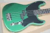 Hot koop! Metalen groene elektrische basgitaar met zwarte pickguard, palissander fretboard, 4 snaren, 20 frets, aanbieding aangepast