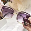 Luxury Rimless Solglasögon Kvinnor Original Brand Designer SUPTIZE CLARE SUN GLASS SE genom Shades Pierced Eyewear7412602