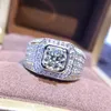 18K Gold 1CT Moissanite Каменное кольцо Noble Роскошные Полная установка Свадебная Обручальная партия Кольца Тест Положительный Сертификат